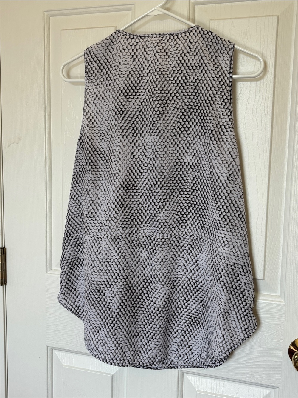 Sleeveless Textured Black and White Women's Top